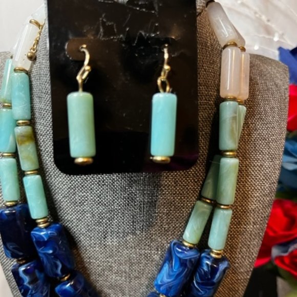 Turquois and Blue Beaded Necklace, Bracelet and Earring Set - Picture 3 of 5